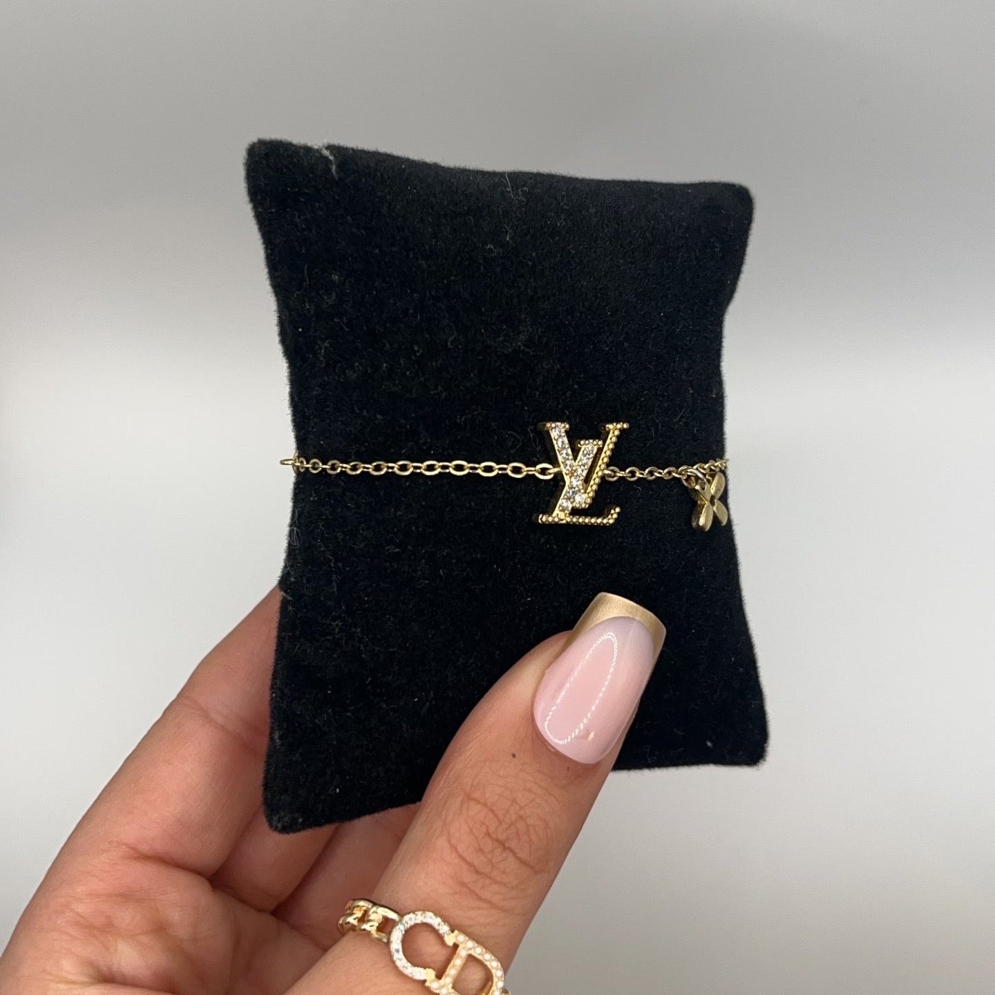 LV | Bracelet – Gold
