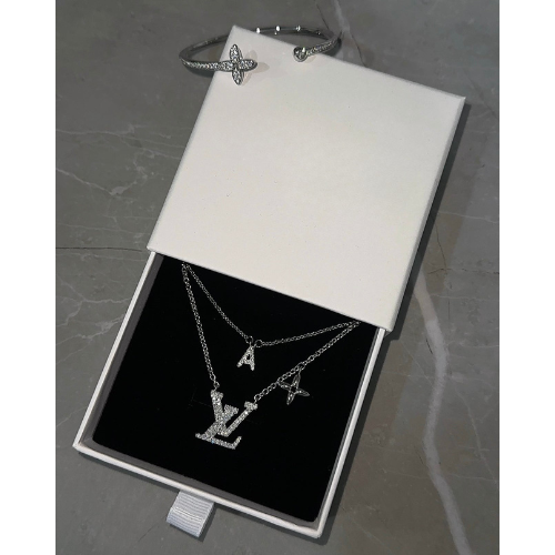 Initial | Necklace – Silver